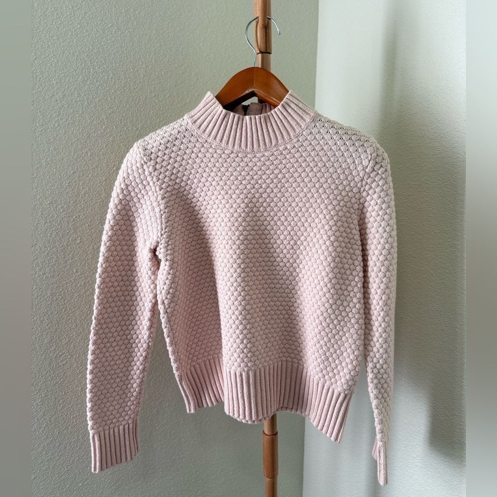 Banana Republic Light Pink Turtle Neck Knit Sweater Women’s Petite Size Small